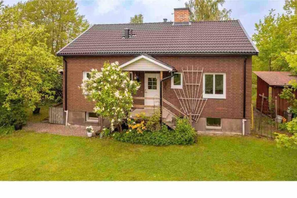 הוילה אסקילסטונה Modernt & Rymligt Sommarhus Pa Landet- Bubbelpool מראה חיצוני תמונה