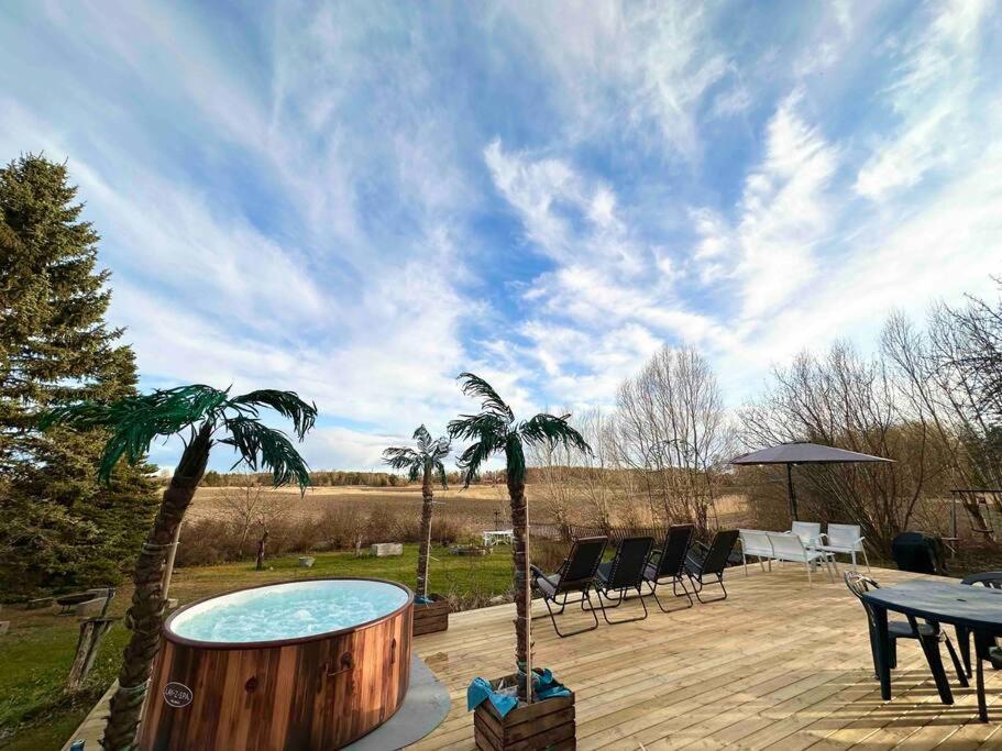 הוילה אסקילסטונה Modernt & Rymligt Sommarhus Pa Landet- Bubbelpool מראה חיצוני תמונה