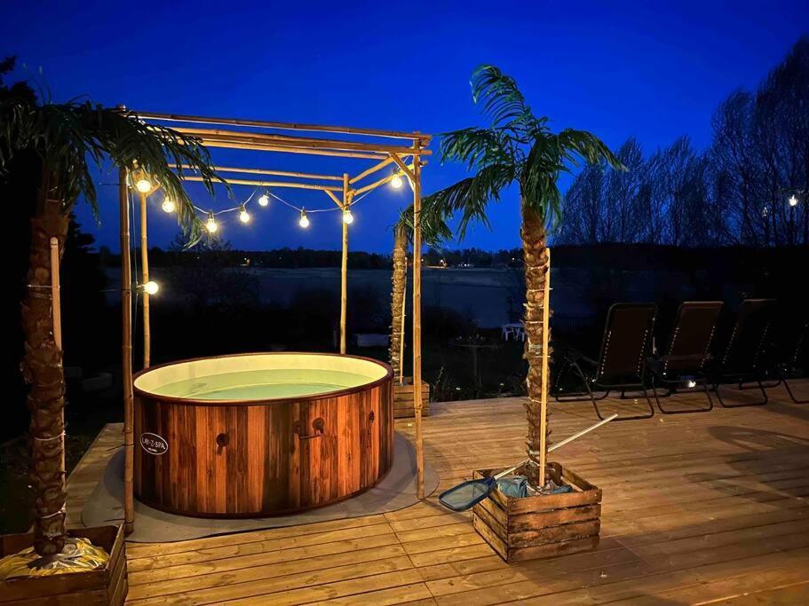 הוילה אסקילסטונה Modernt & Rymligt Sommarhus Pa Landet- Bubbelpool מראה חיצוני תמונה